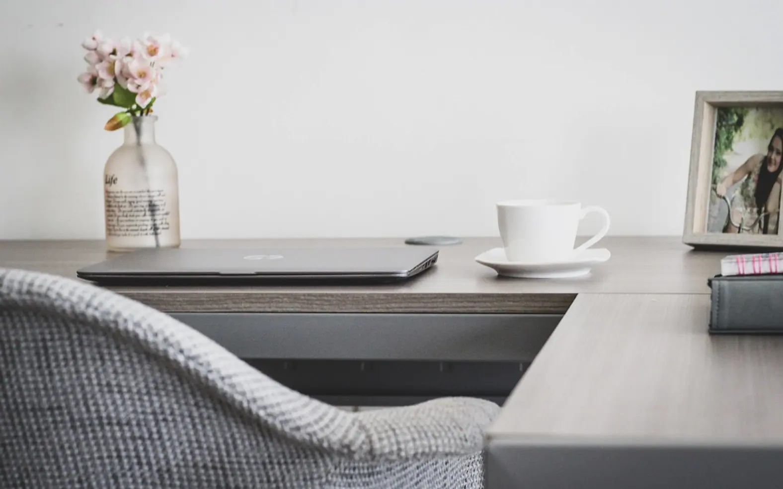 Workplace, workspace and home office